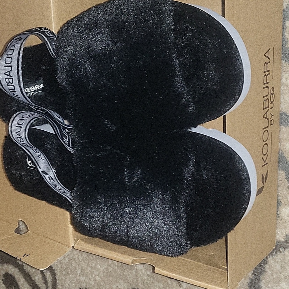Koolaburra Black and Gray Platform Sandals